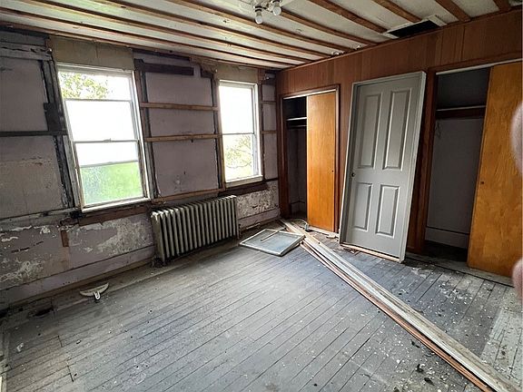 2nd image of 72 Harlem Ave