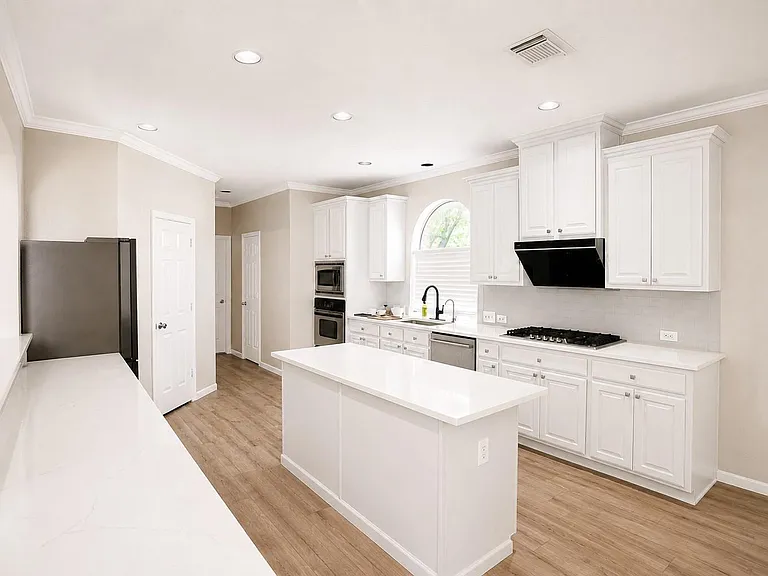 3906 Lakeridge Canyon Dr — Photo 5