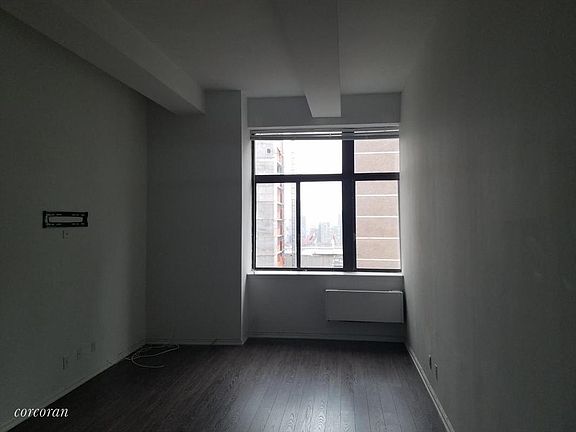 5th image of 310 E 46th St APT 17L