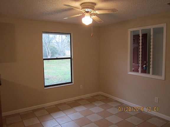5th image of 4017 Country Meadows Dr