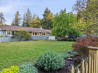 1589 Cedar Ave, Comox, BC V9M2V6