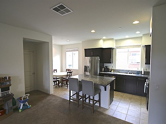 3rd image of 317 Antoni Gln Unit 1304