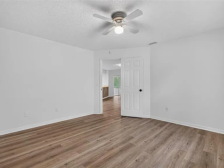 11 Walnut Pl — Photo 7