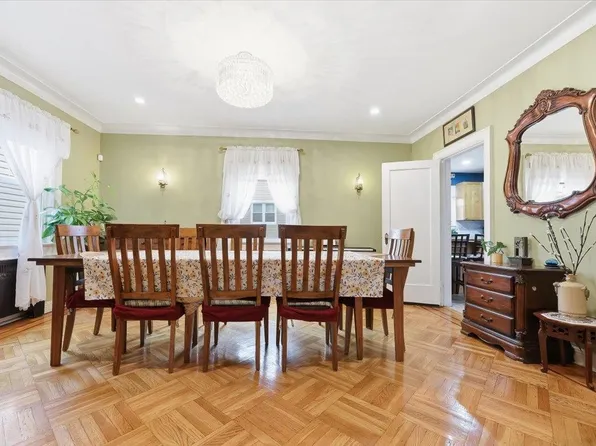 118 Avenue B image 3 of 21