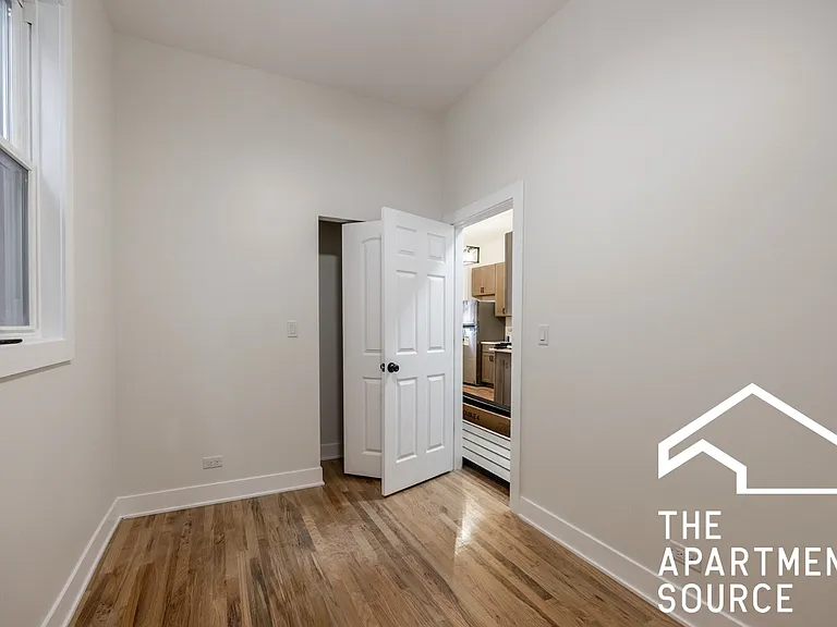 1742 N California Ave #1F — Photo 5