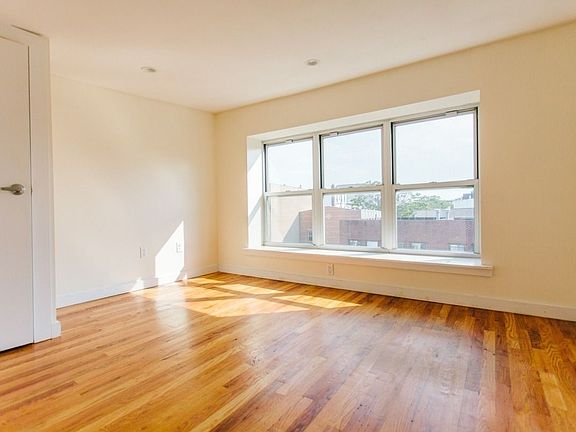 4th image of 71 Wilson Ave #M4