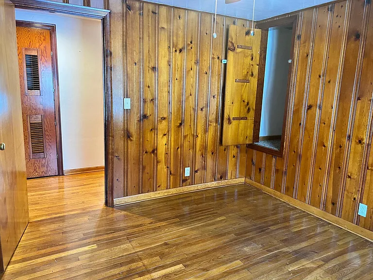 160 Pleasant Valley Rd — Photo 6