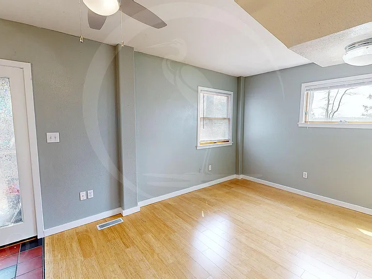 809 Cedar Dr — Photo 13