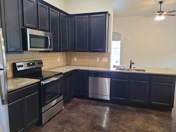 5th image of 221 Ragsdale Way