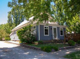 321 North Ln #B, Oskaloosa, IA 52577
