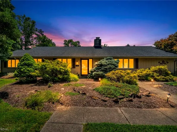 18389 Falling Water Rd, Strongsville, OH 44136