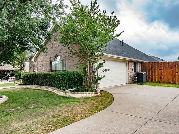 2nd image of 2811 Quail Hollow Dr