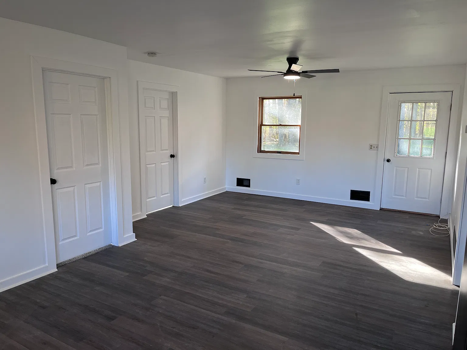 2 bed, 1000 sqft, $1,400 — Photo 2