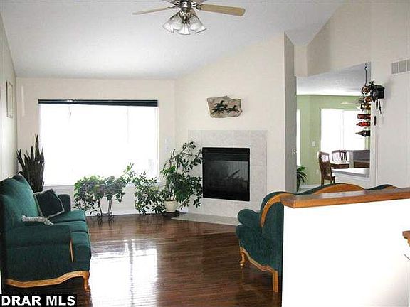 2nd image of 25847 Pondview Dr #5