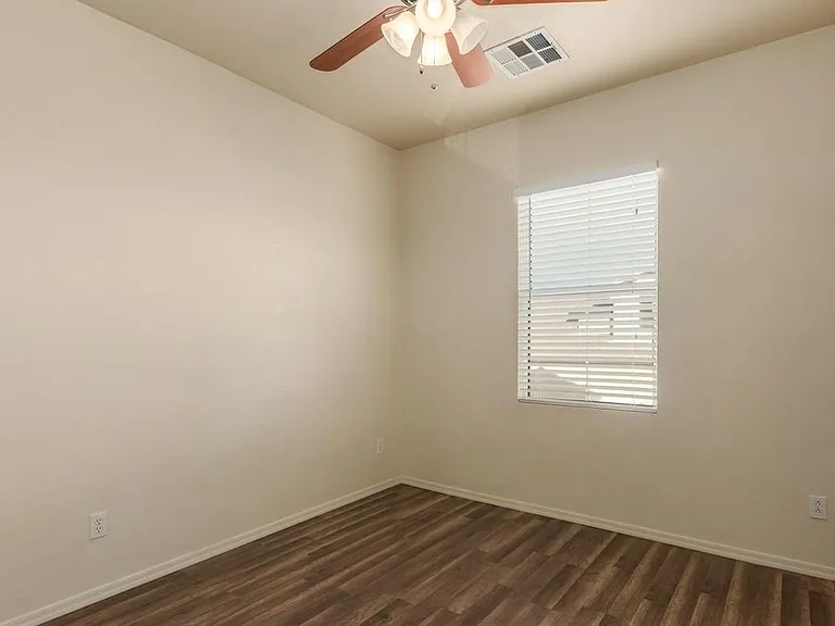 900 W Aspen Way — Photo 6