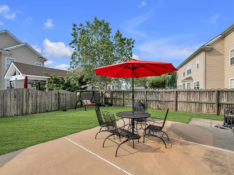 2404 Caitlan Loch Ln — Photo 43