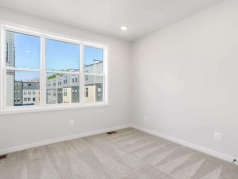 133 Warburton St — Photo 32