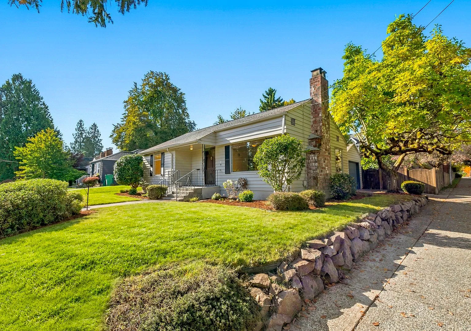 3Bd/1.75Ba Seattle Home — Photo 1