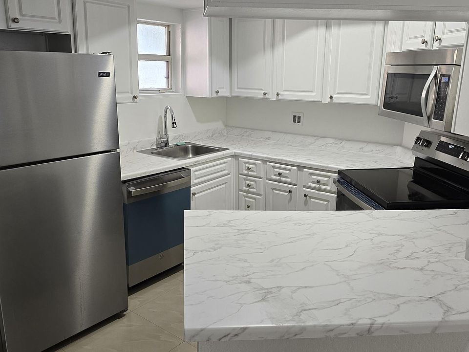 1st image of 8255 Lake Dr APT 201