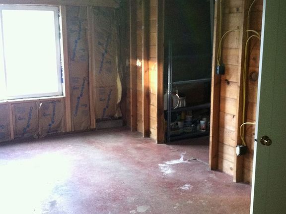 5th image of 1136 Van Buren St
