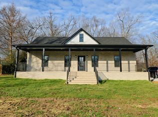 507 Callahan Dr, New Johnsonville, TN 37134