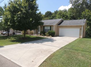 2635 Crestpark Rd, Knoxville, TN 37912