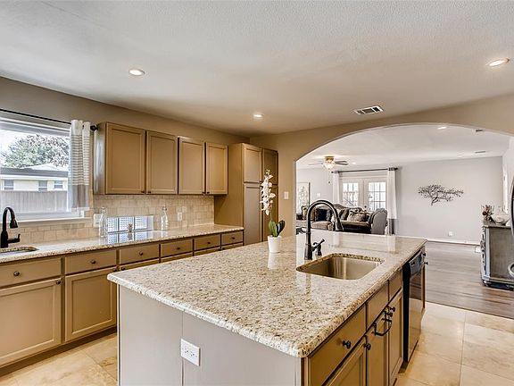 2nd image of 1327 Barlow Ave