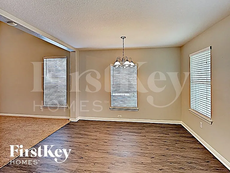 1438 Rocky Glen Ln — Photo 6