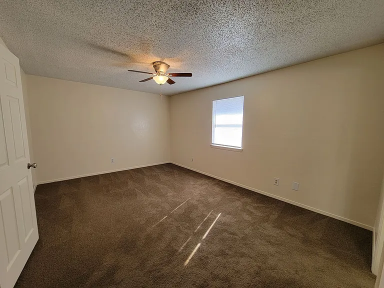 Gant Apartments — Photo 11