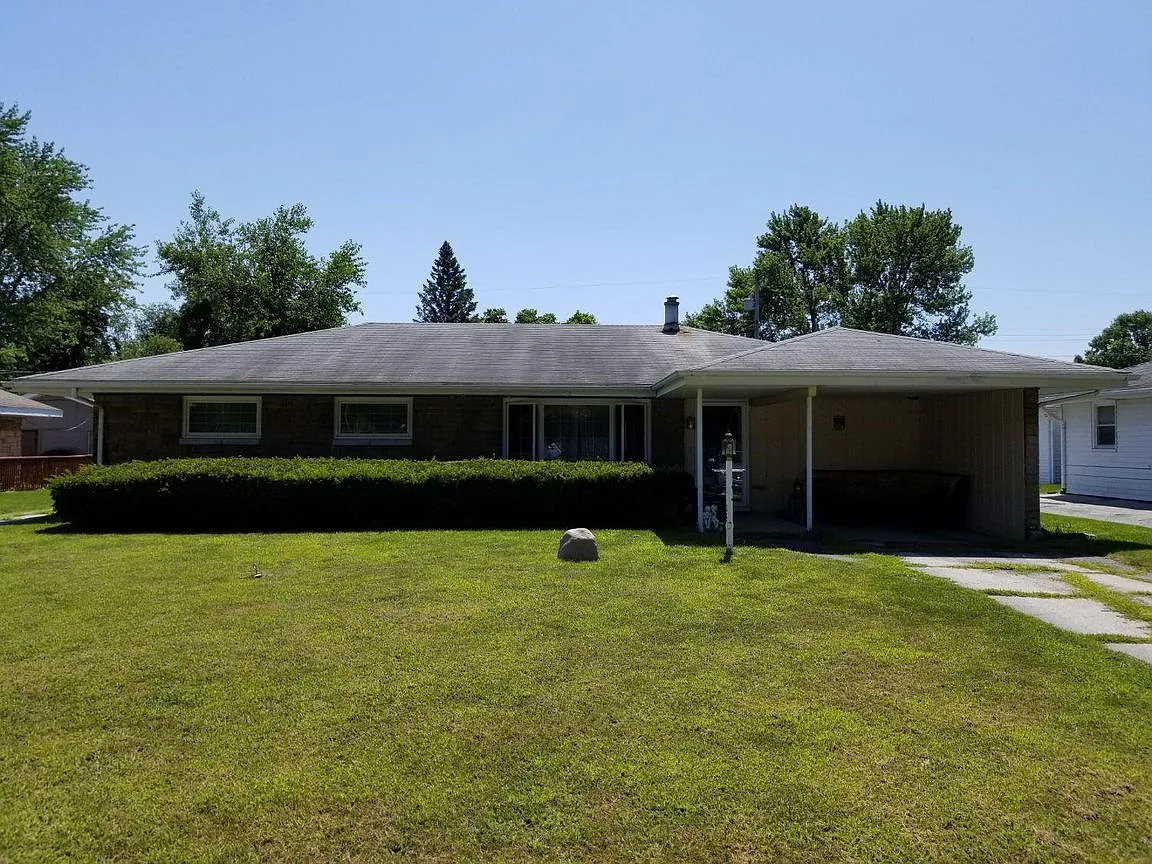 302 Kowal Dr photo 1