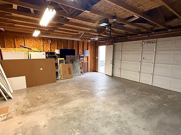 2nd image of 1278 Wagon Road