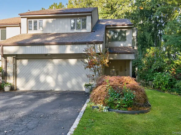 11 Willada Lane, Glen Cove, NY 11542