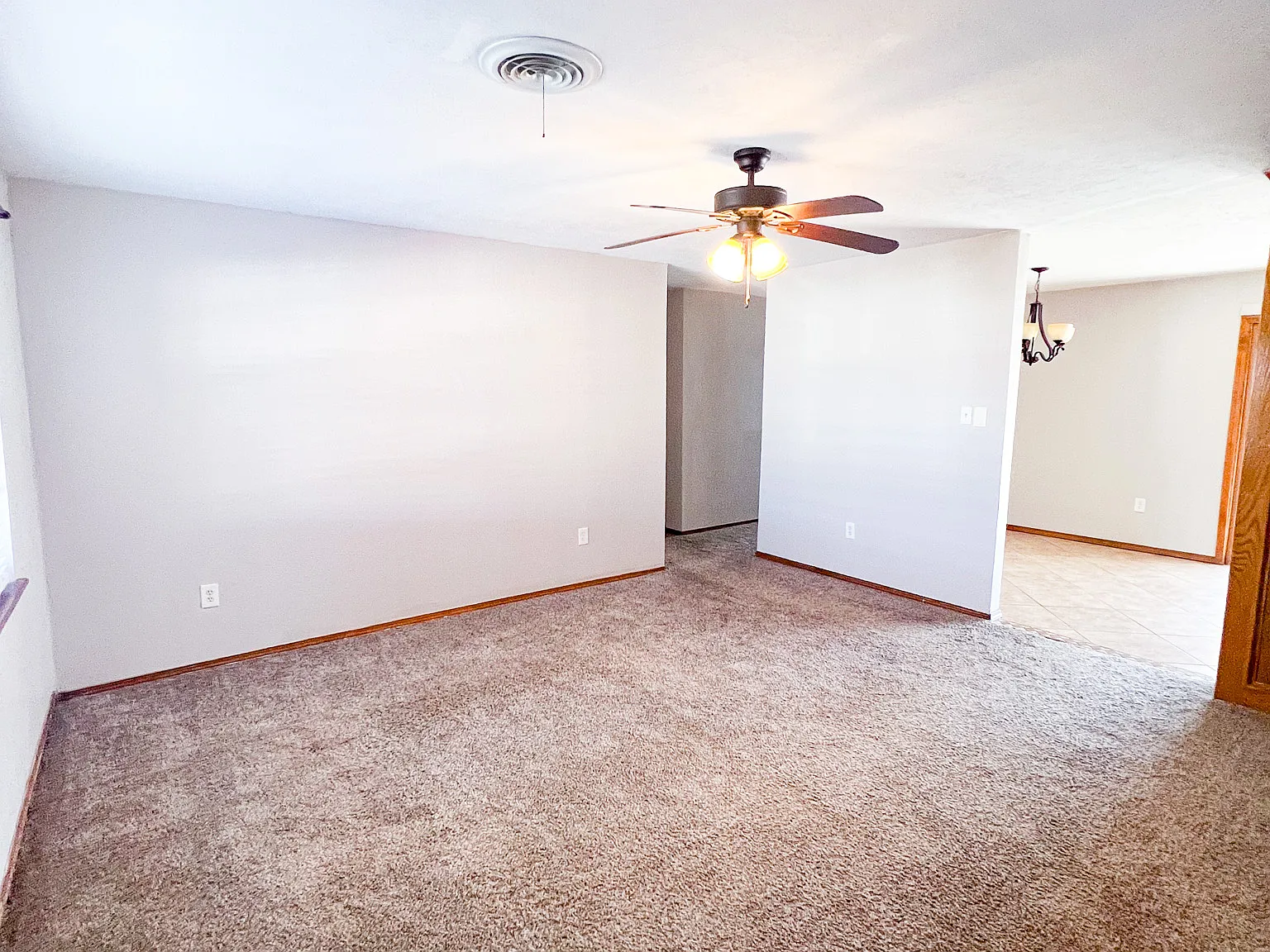 3 bed, 1355 sqft, $1,250 — Photo 2