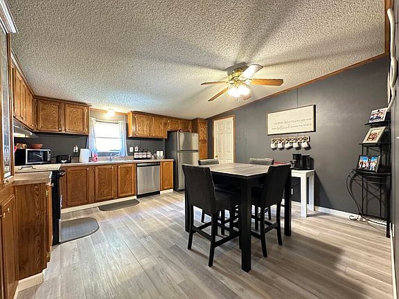 5th image of 40 Tony Ln