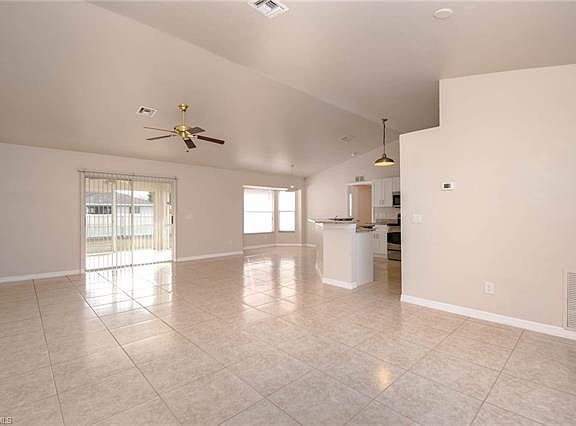 3rd image of 4403 SW 1st Ave