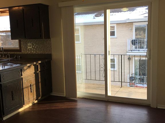2nd image of 10320 Mason Ave APT 3