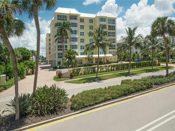 1900 Gulf Shore Blvd N APT 602, Naples, FL 34102