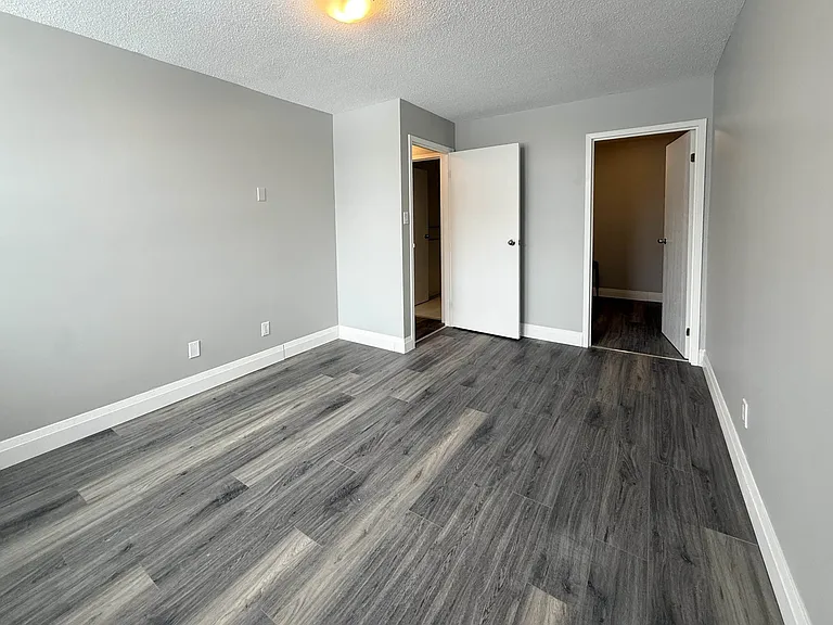 704 Canboro Rd — Photo 8