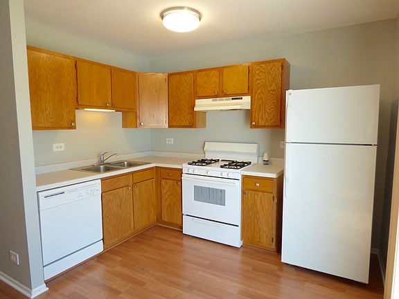 4th image of 519 Northampton Ln
