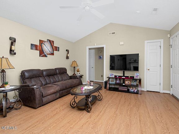 5th image of 1608 Crabapple Lane