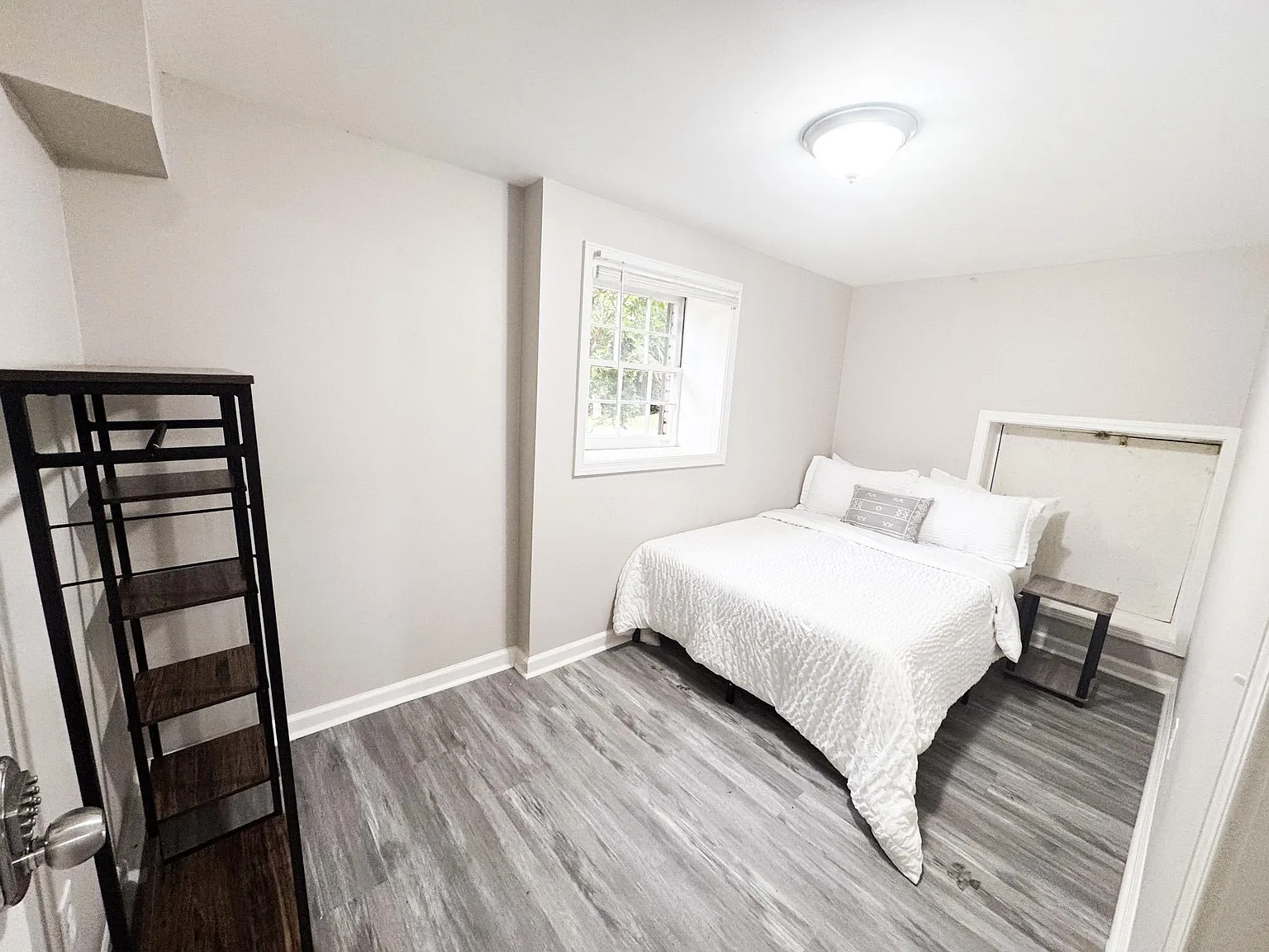 4 bed, 2.0 bath, 1800 sqft, $667 — Photo 1