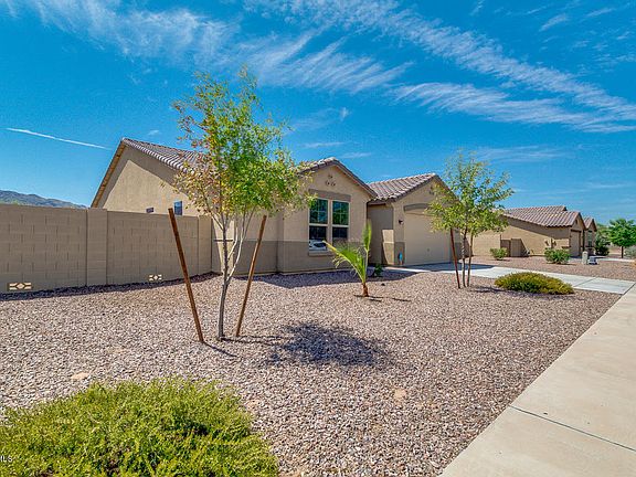 2nd image of 2333 W Magdalena Ln