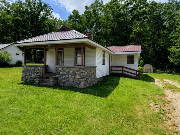 2168 Tower Hill Rd, Houghton Lake, MI 48629
