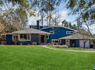 111 Roosevelt St, Closter, NJ 07624