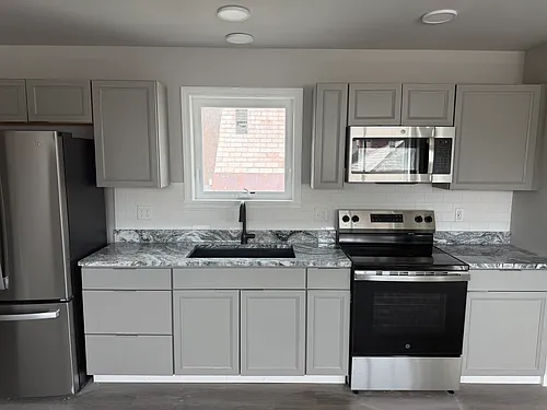 21 Isham St #101 Photo 1