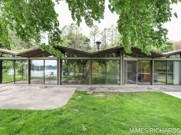 4246 Lin Nan Ln, Norton Shores, MI 49441
