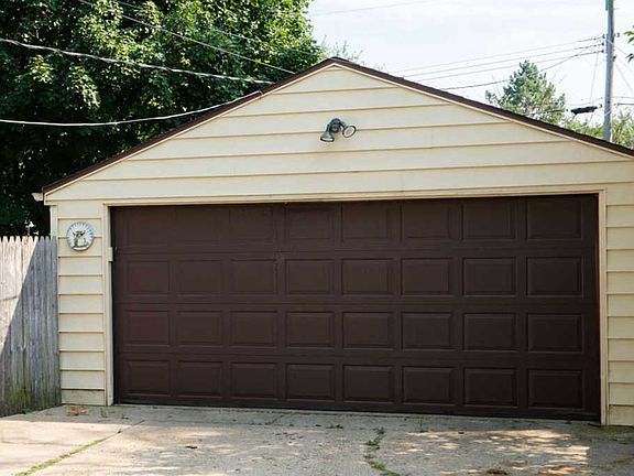 2nd image of 1005 Marie Ave