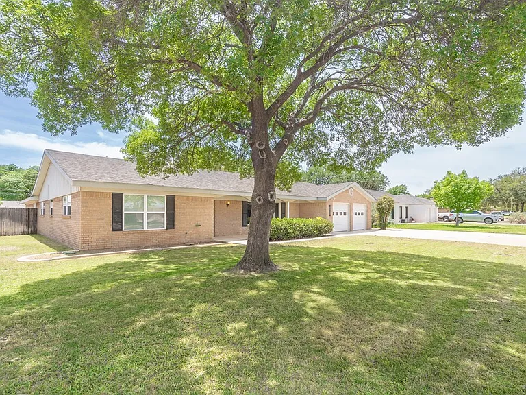 2809 Marmon Dr — Photo 3