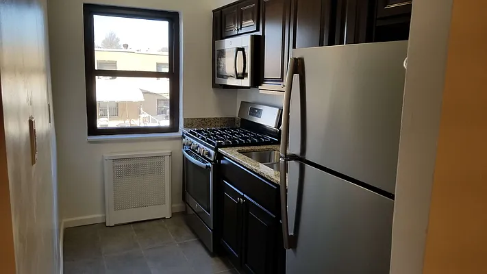 Rented by Realty Queens LLC | media 1