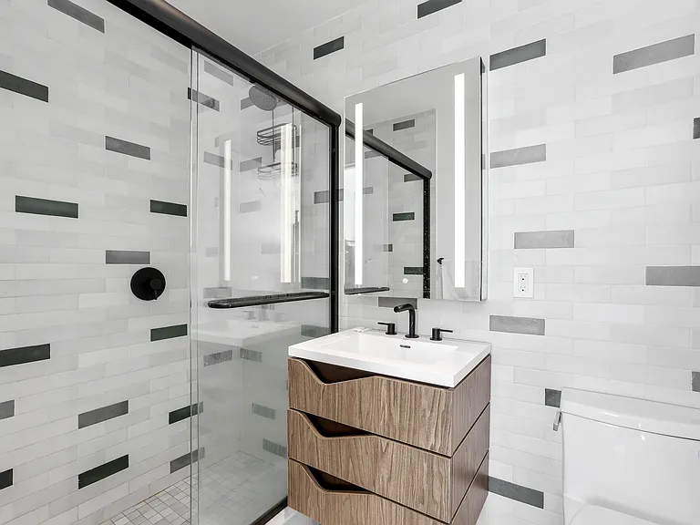 1510 Gates Ave #802 — Photo 9